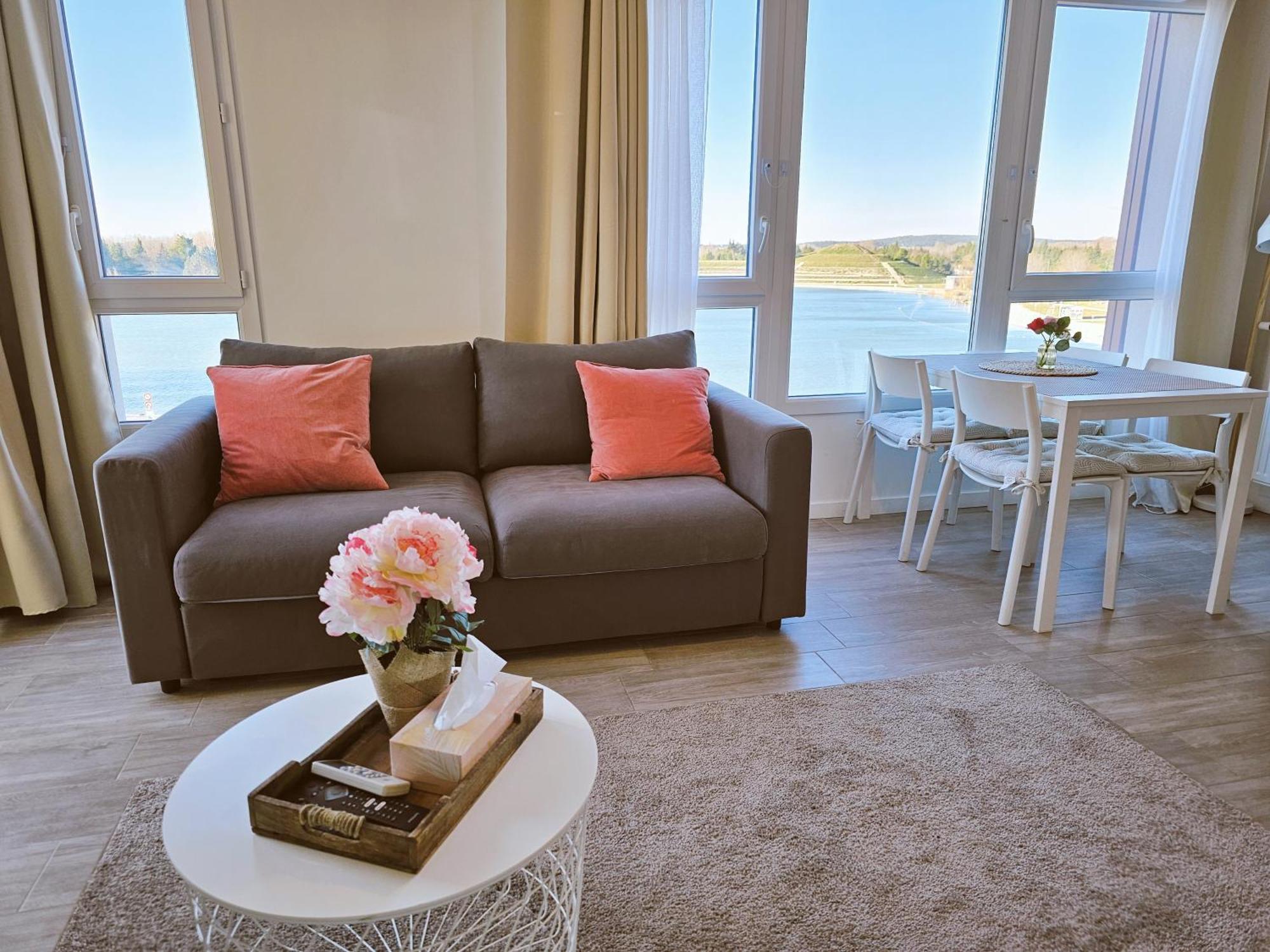 Lakeside Provence - Appartement 4 Etoiles Face Au Lac De Monteux Exterior foto